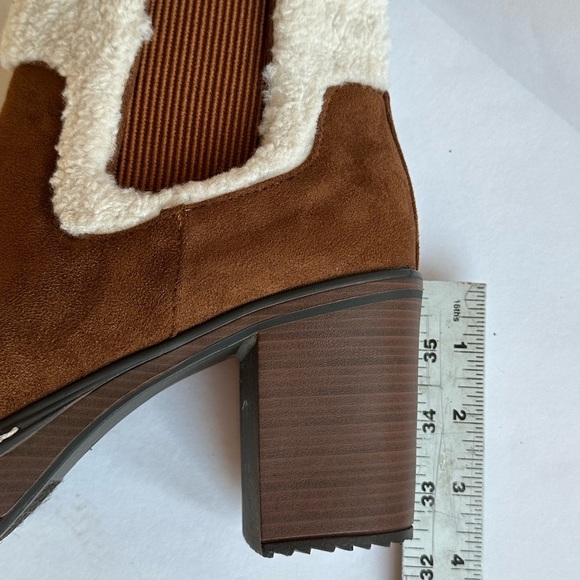 Pierre Dumas Brown Faux Suede Sherpa Trim Ankle Chunky Block Heel Boots Sz 9 - Picture 7 of 7